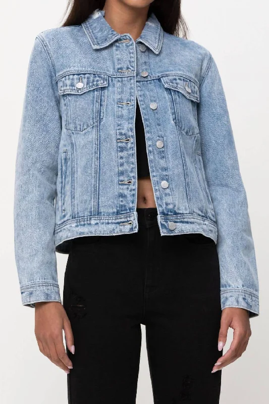 Charlotte Classic Denim Jacket In Light Wash